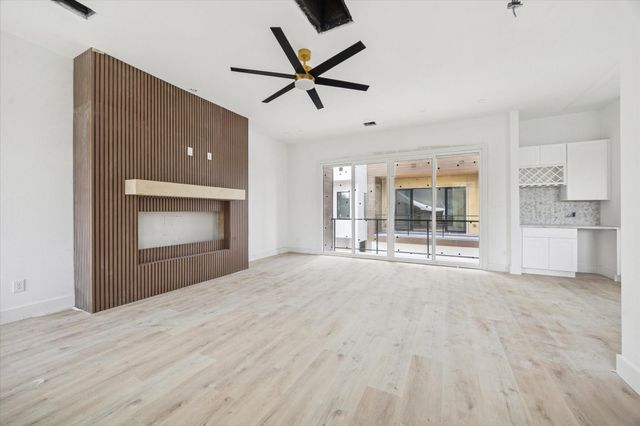 1032 W 17th Street A, Houston, TX 77008