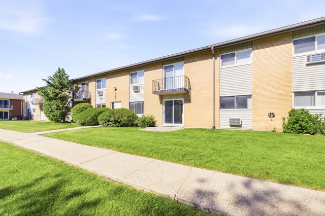 8828 N LESLIE Lane 104D, Des Plaines, IL 60016