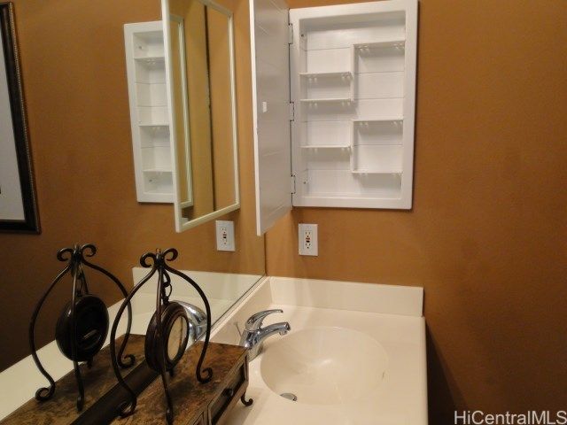 91-1060 KAILEOLEA Drive B-4, Ewa Beach, HI 96706