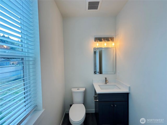 2708 Alderbrook Court N, Puyallup, WA 98374