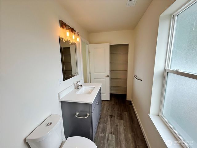 2708 Alderbrook Court N, Puyallup, WA 98374