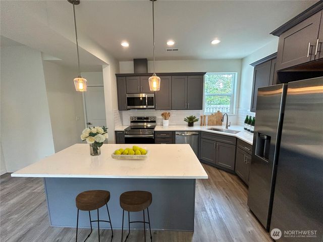 2708 Alderbrook Court N, Puyallup, WA 98374