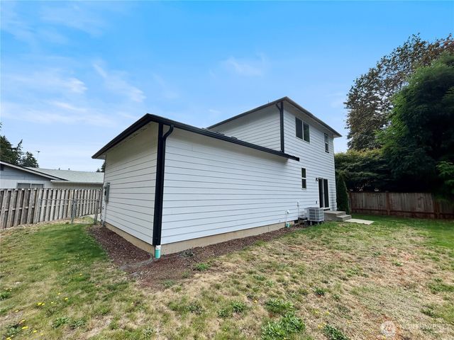 2708 Alderbrook Court N, Puyallup, WA 98374