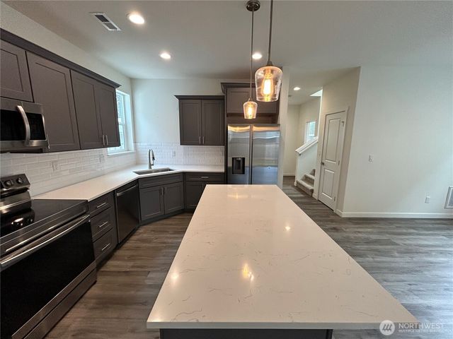 2708 Alderbrook Court N, Puyallup, WA 98374