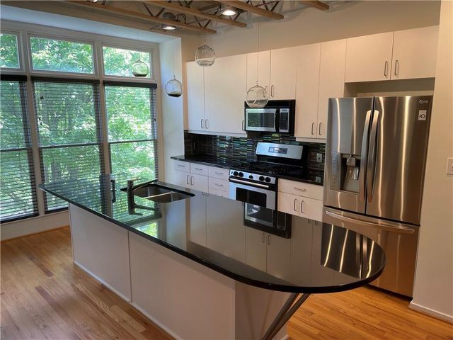 1325 Peachtree View NE, Brookhaven, GA 30319