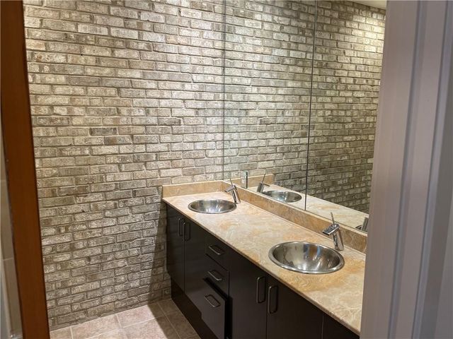 1325 Peachtree View NE, Brookhaven, GA 30319