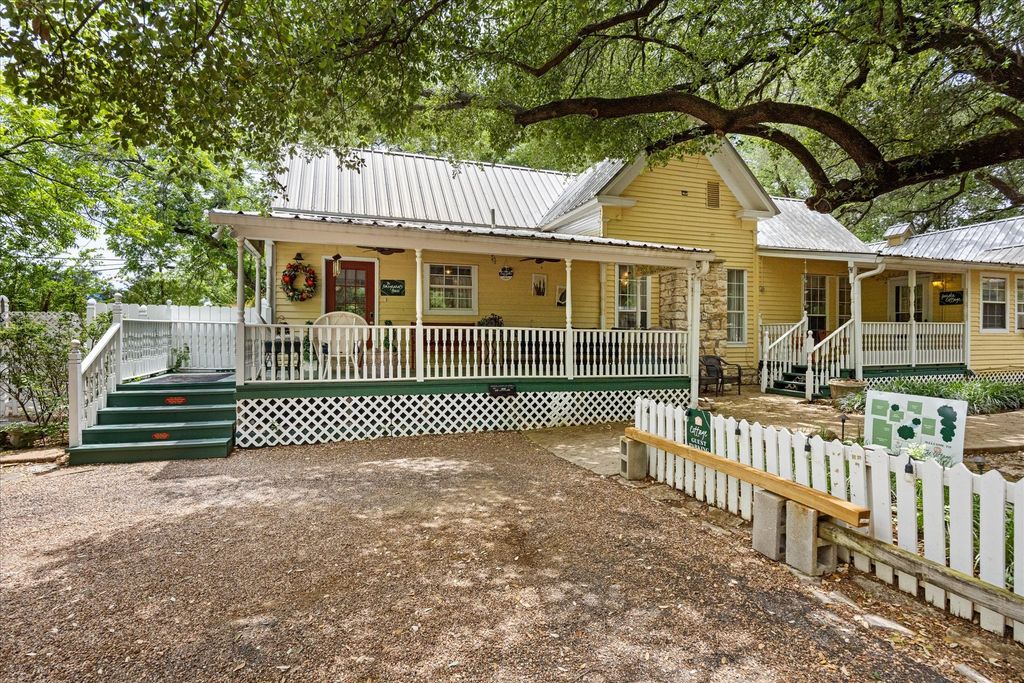 1002 W Pearl Street, Granbury, TX 76048 — photo 5