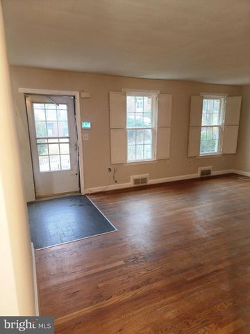 5801 WALNUT ST, Temple Hills, MD 20748