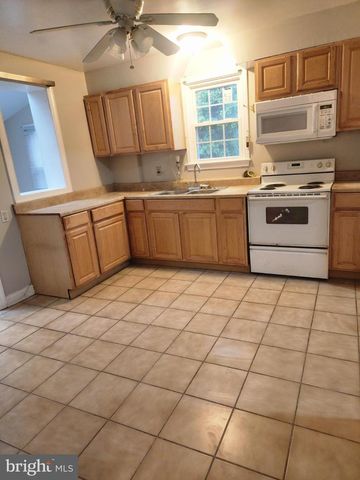 5801 WALNUT ST, Temple Hills, MD 20748