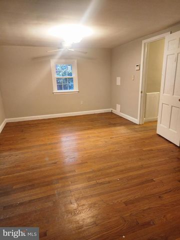 5801 WALNUT ST, Temple Hills, MD 20748