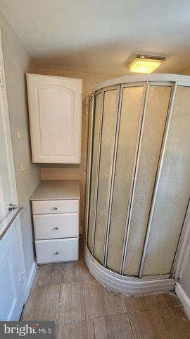 5801 WALNUT ST, Temple Hills, MD 20748