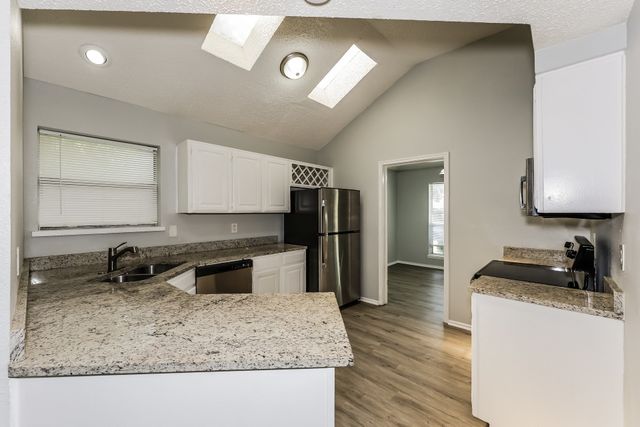 404 Derby Lane, Desoto, TX 75115