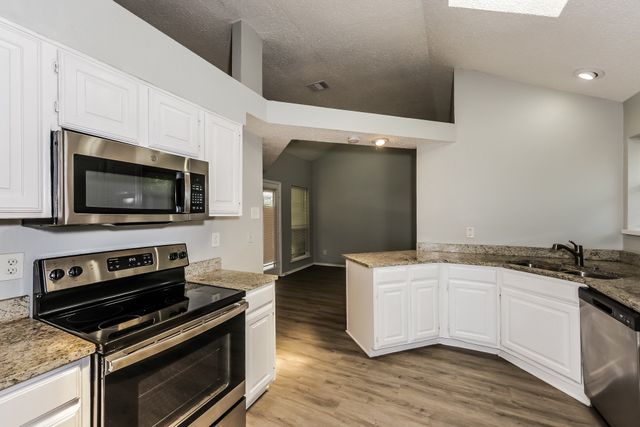 404 Derby Lane, Desoto, TX 75115