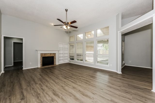 404 Derby Lane, Desoto, TX 75115
