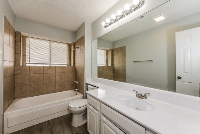 404 Derby Lane, Desoto, TX 75115