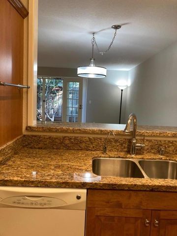 201 Ada Avenue 25, Mountain View, CA 94043