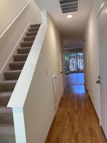 201 Ada Avenue 25, Mountain View, CA 94043