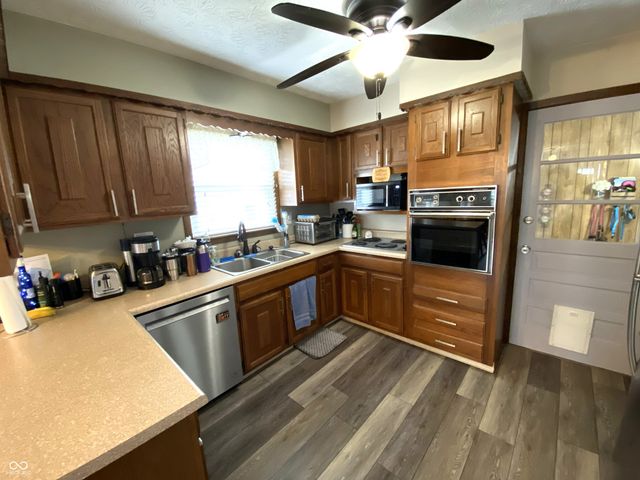 216 S 7th Avenue, Beech Grove, IN 46107