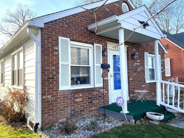 216 S 7th Avenue, Beech Grove, IN 46107
