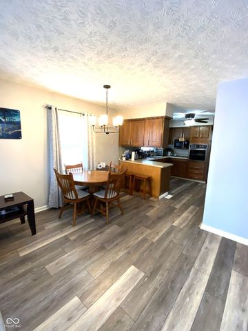 216 S 7th Avenue, Beech Grove, IN 46107