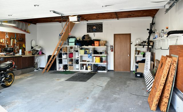 216 S 7th Avenue, Beech Grove, IN 46107