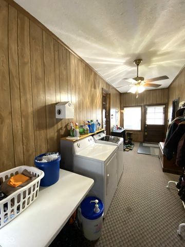 216 S 7th Avenue, Beech Grove, IN 46107