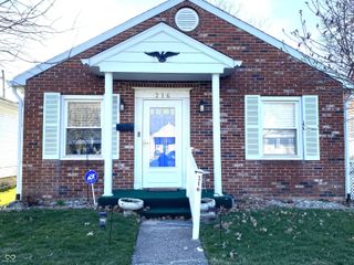 216 S 7th Avenue, Beech Grove, IN 46107