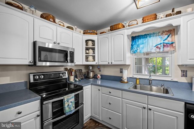 6 SHEFFIELD PL, Southampton, NJ 08088