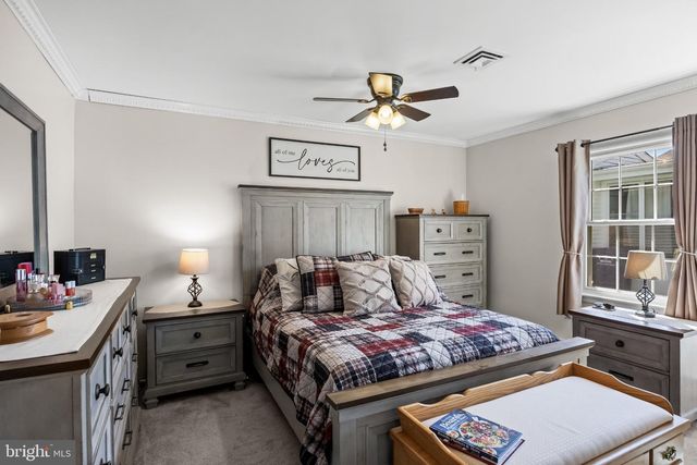 6 SHEFFIELD PL, Southampton, NJ 08088