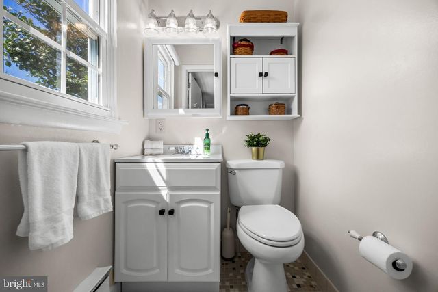 6 SHEFFIELD PL, Southampton, NJ 08088