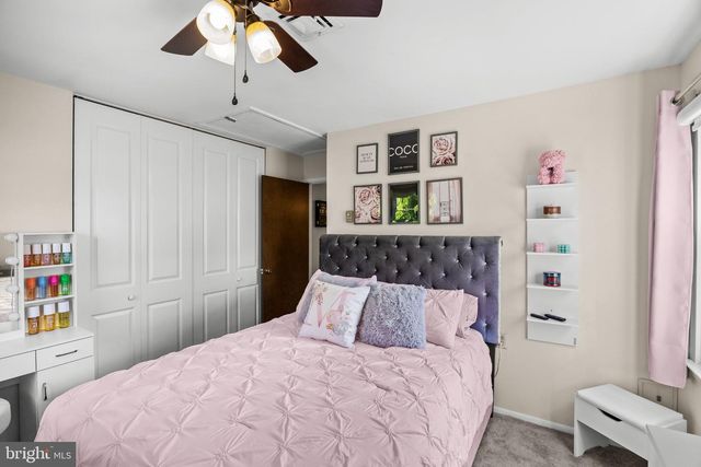 6 SHEFFIELD PL, Southampton, NJ 08088