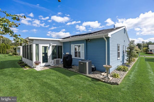 6 SHEFFIELD PL, Southampton, NJ 08088