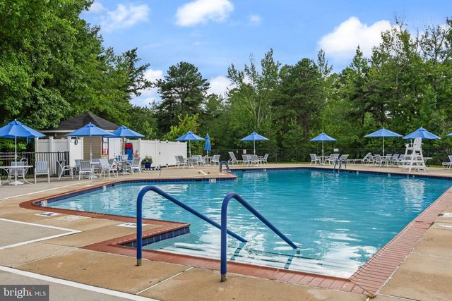 6 SHEFFIELD PL, Southampton, NJ 08088