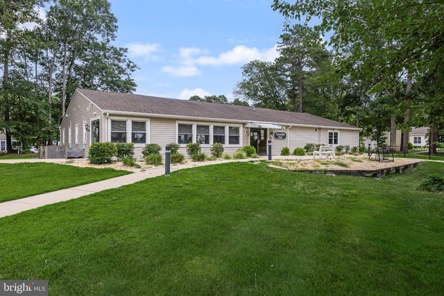 6 SHEFFIELD PL, Southampton, NJ 08088