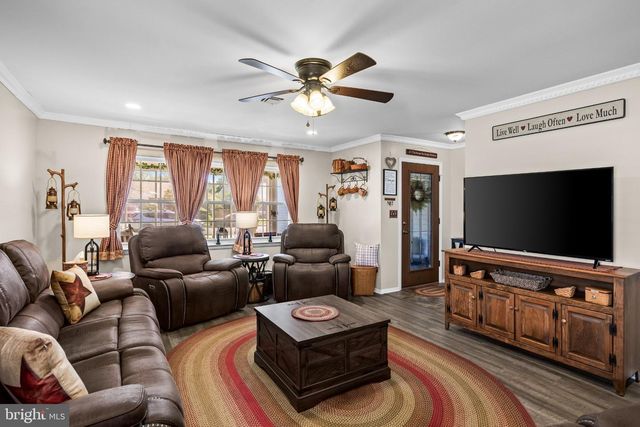 6 SHEFFIELD PL, Southampton, NJ 08088