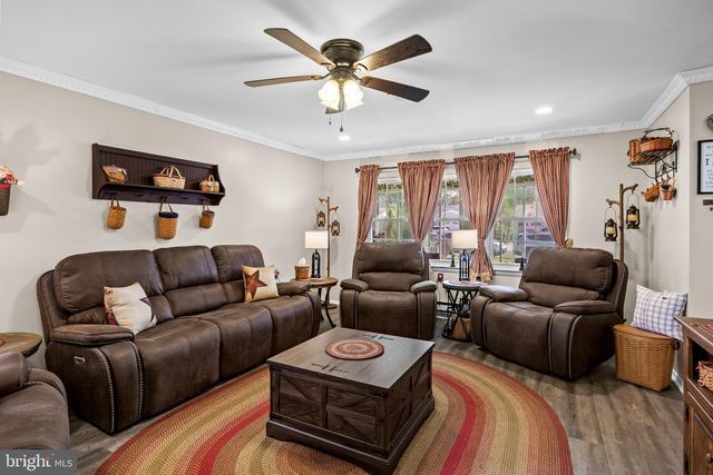 6 SHEFFIELD PL, Southampton, NJ 08088
