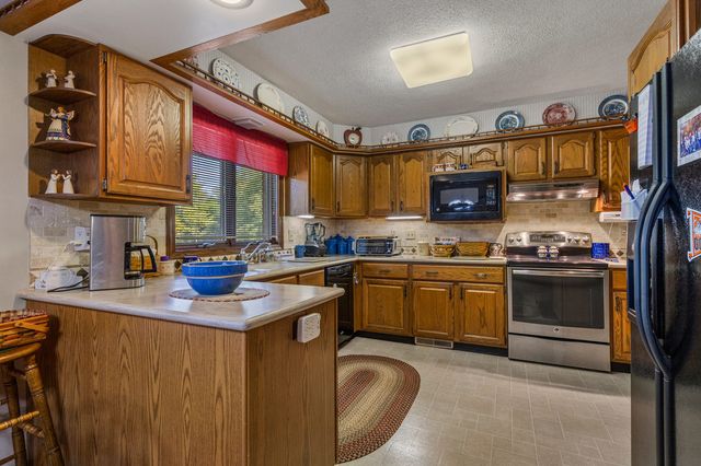 44 Glenbrook Court, Fisher, IL 61843