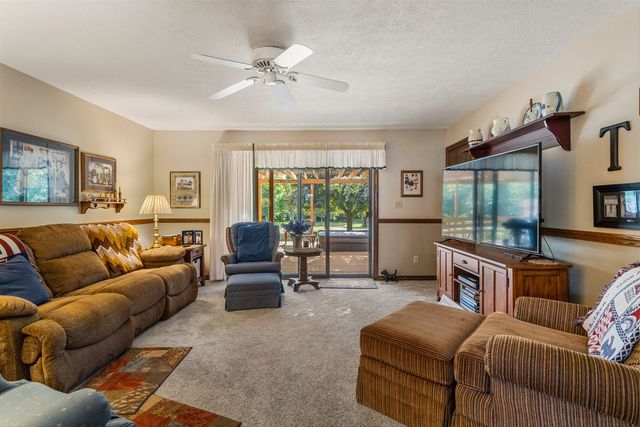 44 Glenbrook Court, Fisher, IL 61843