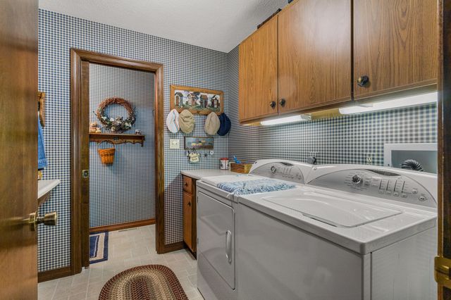 44 Glenbrook Court, Fisher, IL 61843