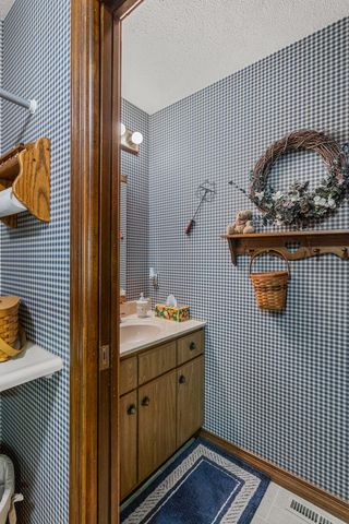 44 Glenbrook Court, Fisher, IL 61843