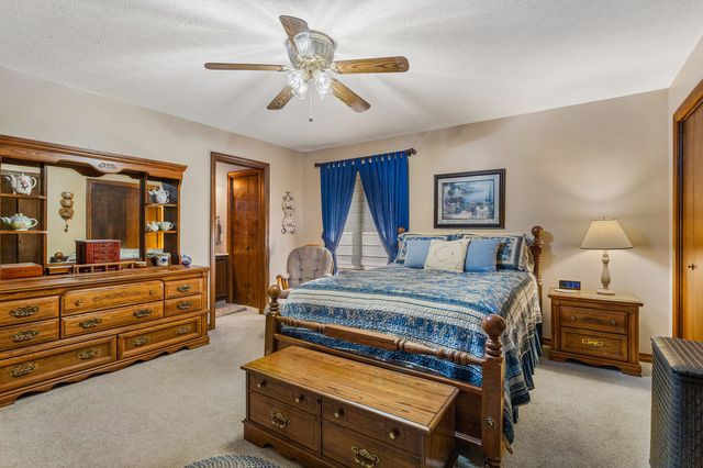 44 Glenbrook Court, Fisher, IL 61843