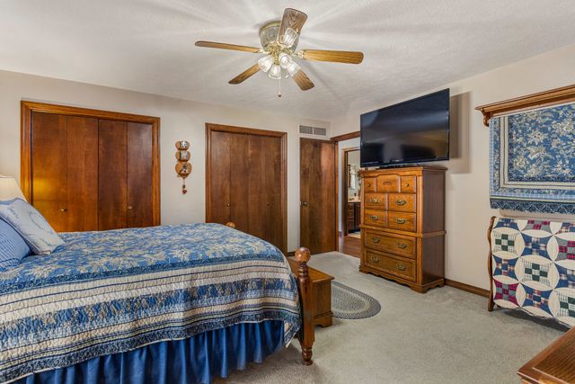 44 Glenbrook Court, Fisher, IL 61843