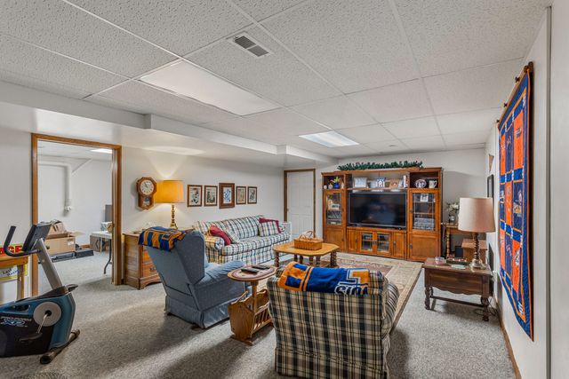 44 Glenbrook Court, Fisher, IL 61843