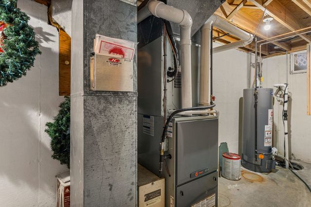 44 Glenbrook Court, Fisher, IL 61843