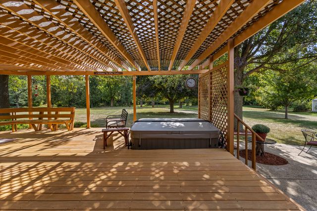 44 Glenbrook Court, Fisher, IL 61843