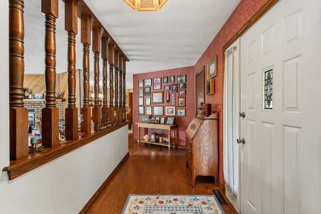 44 Glenbrook Court, Fisher, IL 61843