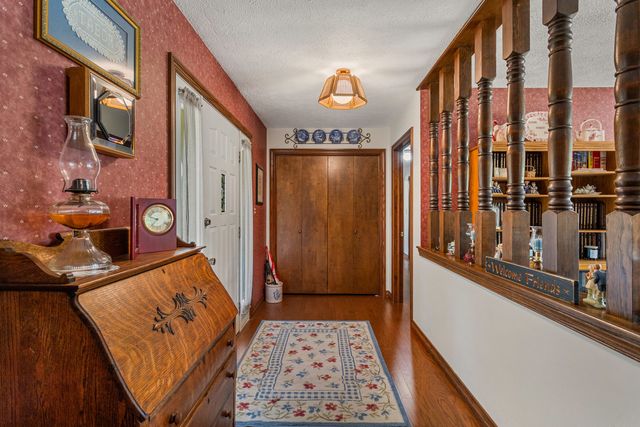 44 Glenbrook Court, Fisher, IL 61843