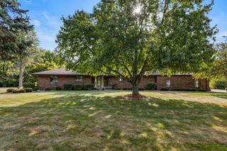 44 Glenbrook Court, Fisher, IL 61843
