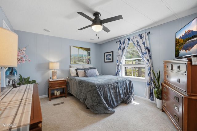 110 Northeast Little League Road, Coeburn, VA 24230