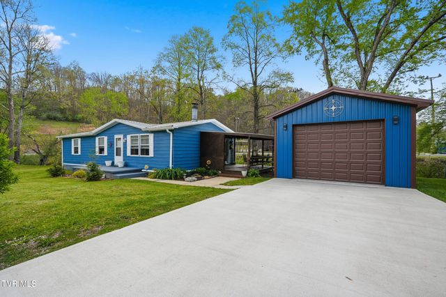 110 Northeast Little League Road, Coeburn, VA 24230